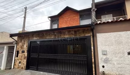 Casa à venda com 3 quartos no Jardim Valença, Indaiatuba.