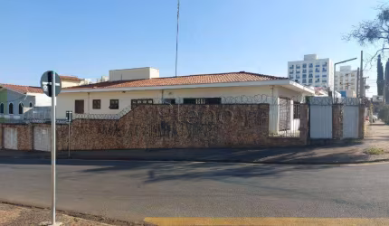 Casa à venda em Campinas, Botafogo, com 8 quartos, com 318 m²