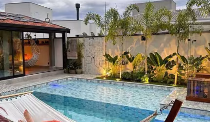 Sobrado à venda em Campinas, Parque da Hípica, com 3 suítes, com 237 m²