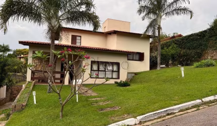 Sobrado à venda em Vinhedo, Vista Alegre, com 3 quartos, com 250 m²