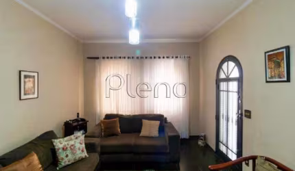 Sobrado à venda em Campinas, Jardim Aurélia, com 6 quartos, com 220 m²
