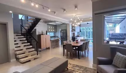 Sobrado à venda em Vinhedo, Bosque, com 3 suítes, com 250 m², Condomínio Reserva da Mata - Vinhedo