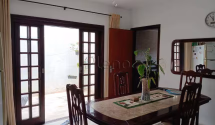 Casa à venda em Campinas, Parque Taquaral, com 4 quartos, com 220 m²
