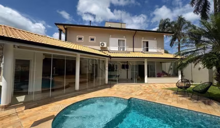 Casa à venda Condominio Morada das Nascentes, com 3 suítes.