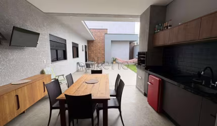 Casa à venda em Valinhos, Loteamento Residencial Santa Gertrudes, com 3 suítes, com 177 m²