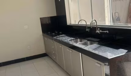 Casa para alugar em Indaiatuba, Jardim Nova Indaiá, com 2 quartos, com 60 m²
