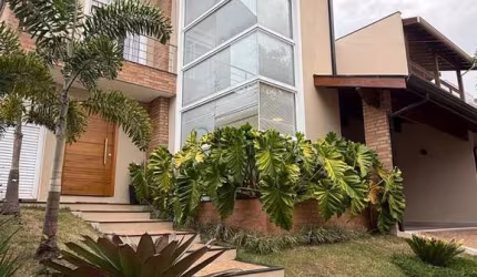 Sobrado à venda em Valinhos, Jardim América II, com 3 suítes, com 195 m²