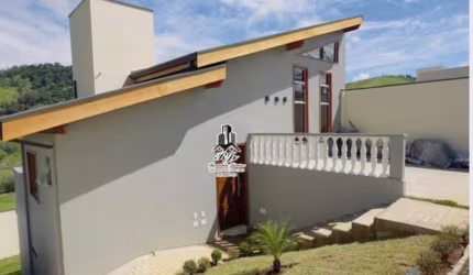 Sobrado para Venda em Itajubá, Jardim Califórnia, 3 dormitórios, 2 suítes, 3 banheiros, 2 vagas