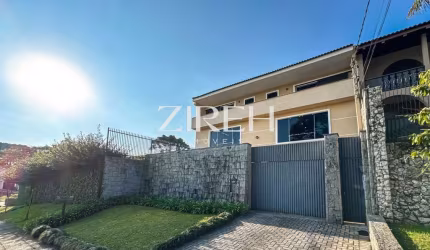 Casa com 4 quartos à venda na Rua Benjamin Zilli, 686, Ahú, Curitiba por R$ 1.790.000