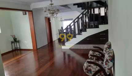 Belíssima casa a venda 4 suítes - 6 banheiros - 5 vagas - 280m2