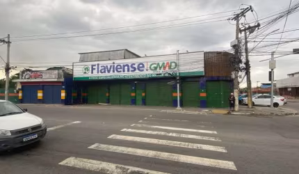 Loja com Galpao anexo