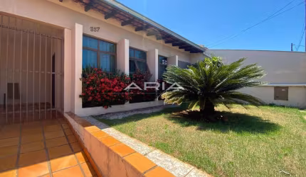 Casa ampla com edicula nos fundos