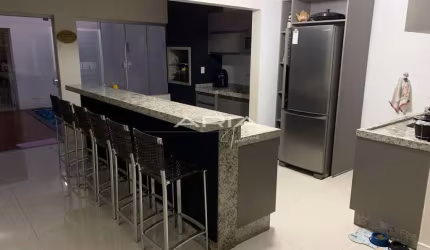 Sobrado à venda com 4 quartos, sendo 3 suítes e 1 suíte Master, 204m , Cambé PR