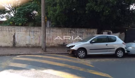 Terreno à venda 743m² com edificação, Jardim Artico, ARARAQUARA - SP