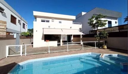 Casa à venda em Guarujá/SP