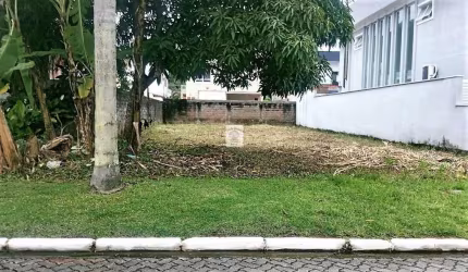 Terreno à venda em Guarujá/SP