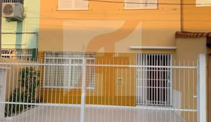 Casa / Sobrado para Locação em Jacareí, Pq. Brasil, 3 dormitórios, 1 suíte, 3 banheiros, 2 vagas