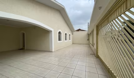 Casa com 4 quartos à venda no Parque Itamarati, Jacareí , 426 m2 por R$ 950.000