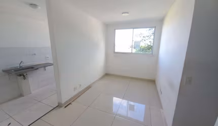 Apartamento com 2 quartos para alugar na Estrada dos Bandeirantes, 15501, Vargem Pequena, Rio de Janeiro por R$ 1.200