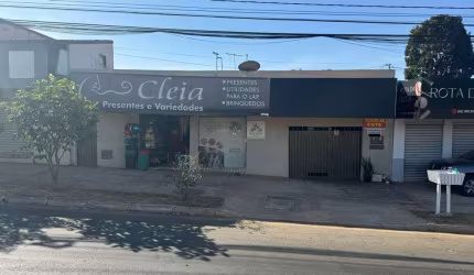 Imperdível casa à venda em Goiânia-GO, Jardim Balneário Meia Ponte: 3 quartos, 1 suíte, 1 sala, 2 banheiros, 2 vagas de garagem, 250m².