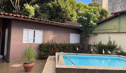 Casa à Venda no Setor Sul em Goiânia-GO! 3 Quartos, 1 Suíte, 3 Salas, 3 Banheiros, 3 Vagas, 308m². Imperdível!