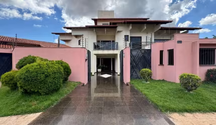 Sobrado à venda em Anápolis-GO, Anápolis City: 12 quartos, 6 suítes, 5 salas, 11 vagas de garagem - 891,76 m² de área.