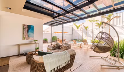 CASA ALTO PADRÃO COM PISCINA