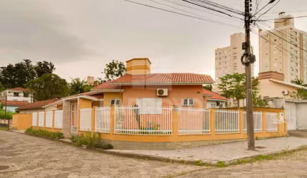 CASA DE ALVENARIA NO BAIRRO RECIFE