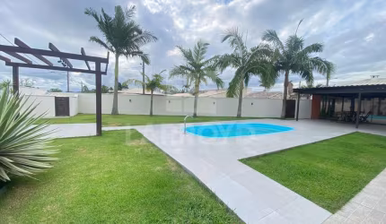 CASA COM PISCINA E ESPAÇO GOURMET