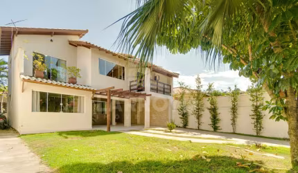CASA COM DOIS PAVIMENTOS NO BAIRRO DEHON