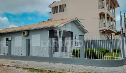 CASA DE ESQUINA  NO BAIRRO OFICINAS