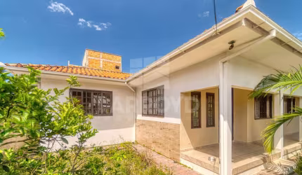 CASA DE ESQUINA NO BAIRRO FÁBIO SILVA
