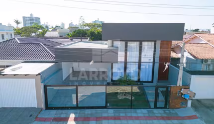 CASA MOBILIADA COM PISCINA NA VILA MOEMA