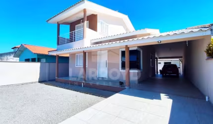 CASA COM EDICULA EM CAPIVARI