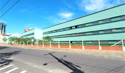 Apartamento Térreo de 2 Dormitórios a 1 Quadra do Mar