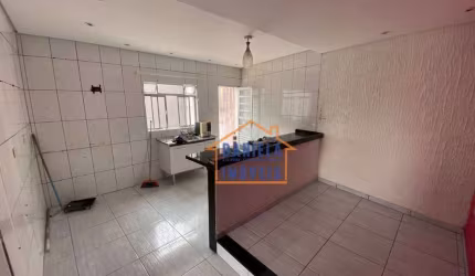 Casa com 1 dormitório para alugar por R$ 731,67/mês - Vila Luzita - Santo André/SP