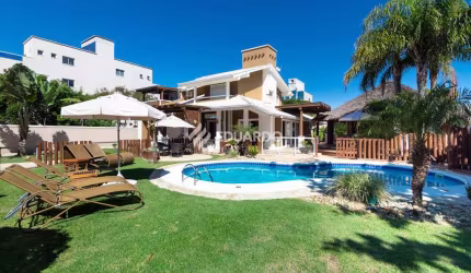 Casa Boa Vida – 5 Dormitórios na Praia de Mariscal, Bombinhas - SC