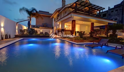 Sua Casa dos Sonhos na Praia de Mariscal – Bombinhas - SC
