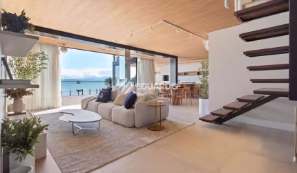 Casa beira-mar em Morrinhos, Bombinhas, com 4 suítes, ofurô com vista para o mar
