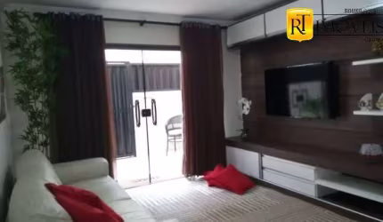 Lindíssima casa duplex em condomínio com 3 quartos em Cabo Frio