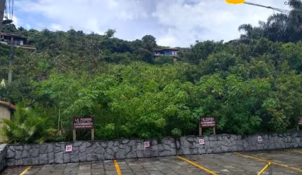 Terreno excepcional de 1.800 m² na Praia de João Fernandes em Búzios