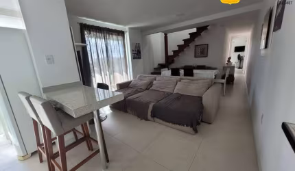 Excelente Cobertura à venda na quadra da Praia do Forte em Cabo Frio/RJ