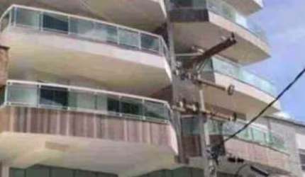 Cobertura duplex próximo à praia em Cabo Frio/RJ