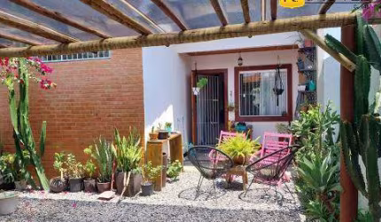 Casa Residencial de 2 Quartos com Churrasqueira e Quintal Amplo em Iguaba