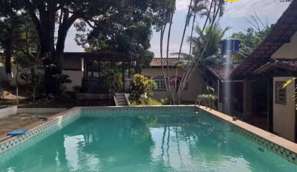 Encantadora casa com 3 suítes à venda no Coqueiral - Araruama/RJ