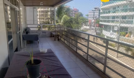 Amplo apartamento de 3 quartos à venda no centro de Cabo Frio