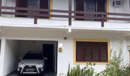 Casa duplex em condomínio à venda na Pontinha, Araruama/RJ