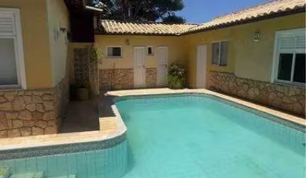 Linda casa em condomínio em São Pedro da Aldeia