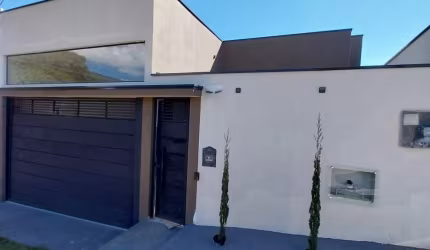 Casa à venda em Extrema/MG – Bairro Parque dos Jatobás Apresentamos essa linda casa com excelente estrutura e localização!