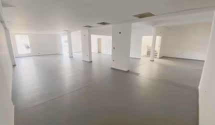 alugo lindo sobrado comercial totalmente reformado 500 m várias salas 15 vagas de garagem único